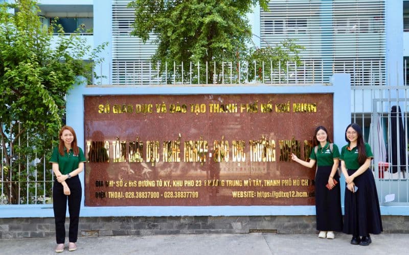 [GDNN - GDTX Quận 12] Sáng Tạo Xanh chia sẻ giá trị tấm bằng IELTS đến với các bạn học sinh